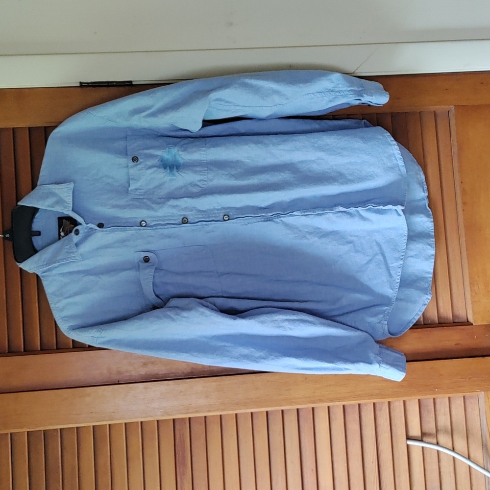 Harley-Davidson men's size medium light blue button-up denim shirt